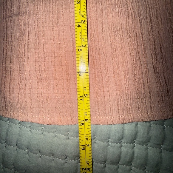 Cure Off-Shoulder puffy sleeve Blouse in Blush Pink-tan. Size Medium. EUC. - Picture 8 of 9